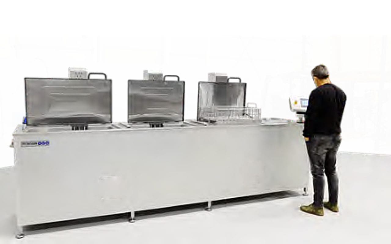 Our high-quality Manual Multistage Ultrasonic Cleaning Equipment is perfect for processes that require different stages.